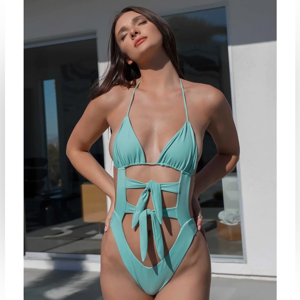 One piece bathing suit